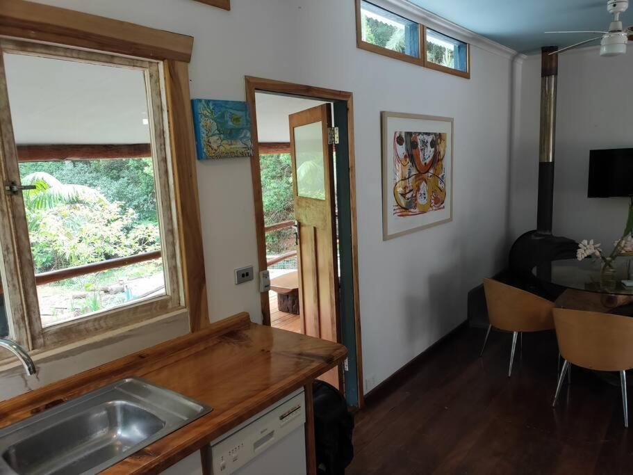 Sweetwater Cottage. A Private Mountain Escape * Upper Burringbar